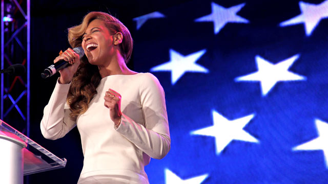 http://www.mnftiu.cc/wp-content/uploads/2013/12/beyonce-singing-at-press-014.jpg